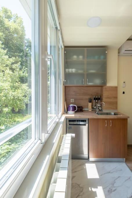 Top Location, Brand New 3 Bdrm Apt & Free Parking Sofia Exterior foto