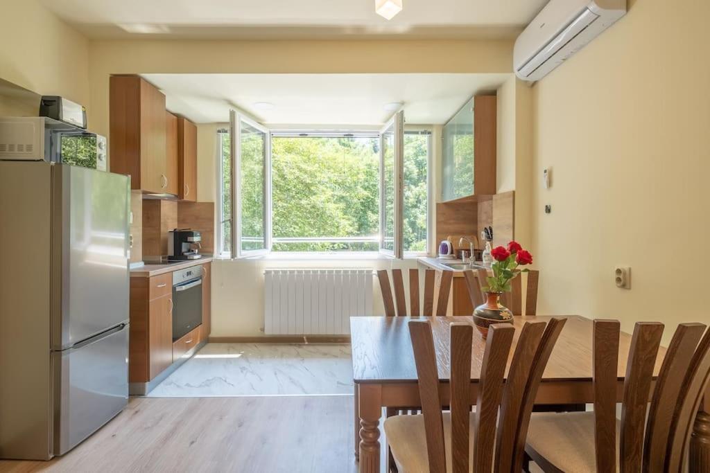 Top Location, Brand New 3 Bdrm Apt & Free Parking Sofia Exterior foto
