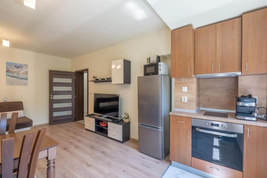 Top Location, Brand New 3 Bdrm Apt & Free Parking Sofia Exterior foto